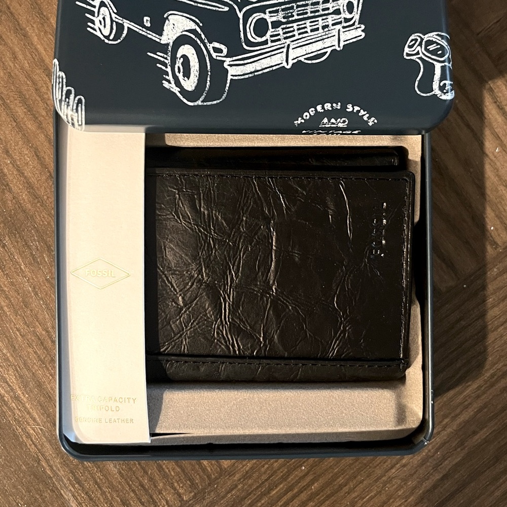 Fossil wallet